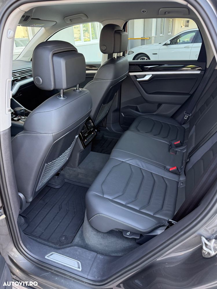 Volkswagen Touareg V6 TSI 4MOTION Elegance - 12