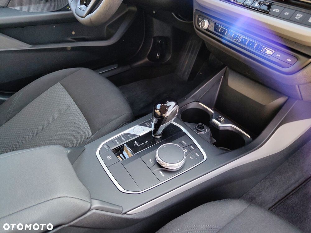 BMW Seria 1 118i Advantage - 28