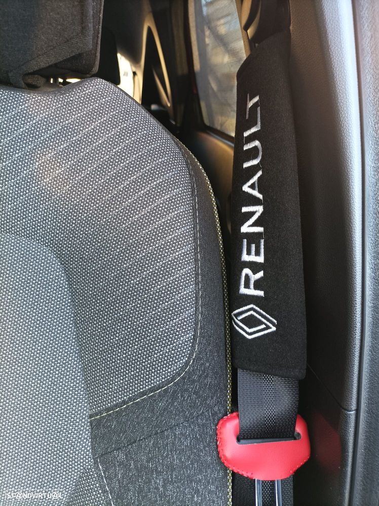 Renault Captur 1.3 TCe Techno EDC - 18