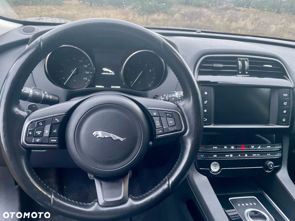 Jaguar F-Pace S AWD - 10