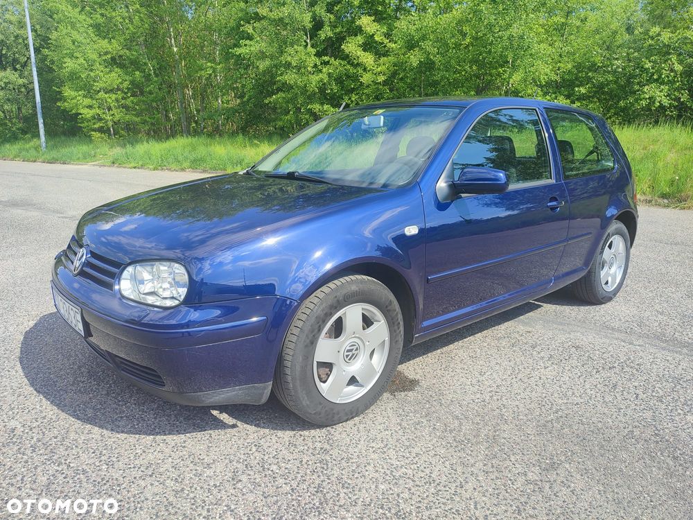 Volkswagen Golf - 1