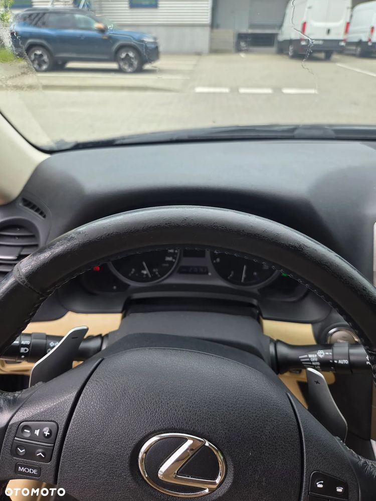 Lexus IS 250 Luxury Line - 25