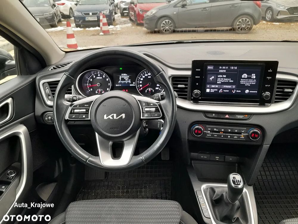 Kia Ceed 1.5 T-GDI M - 10