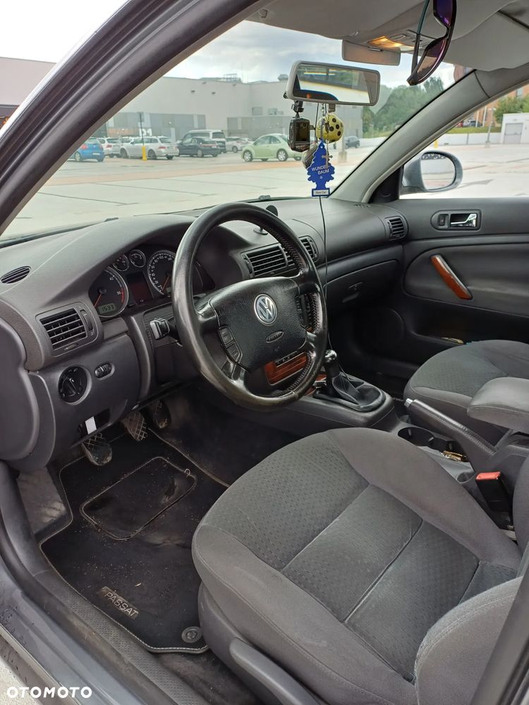 Volkswagen Passat 1.9 TDI Comfortline - 7