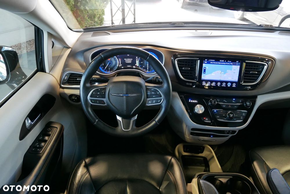 Chrysler Pacifica - 18