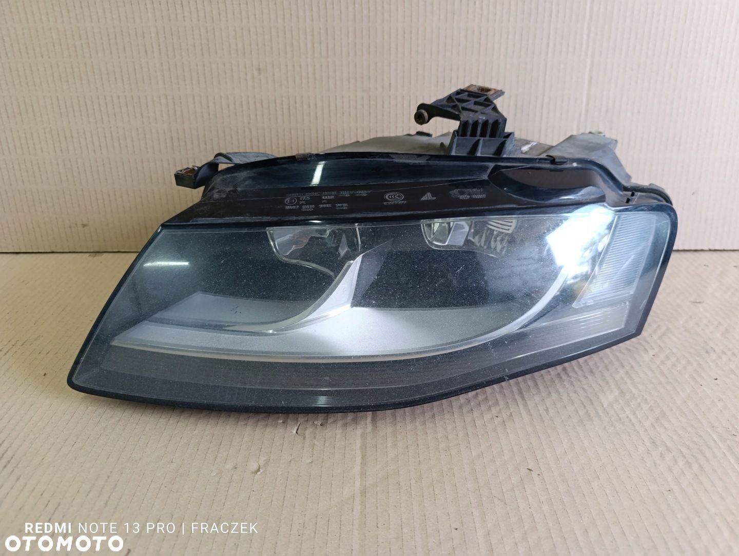 LAMPA REFLEKTOR LEWA PRZÓD AUDI A4 B8 8K0941004 - 1