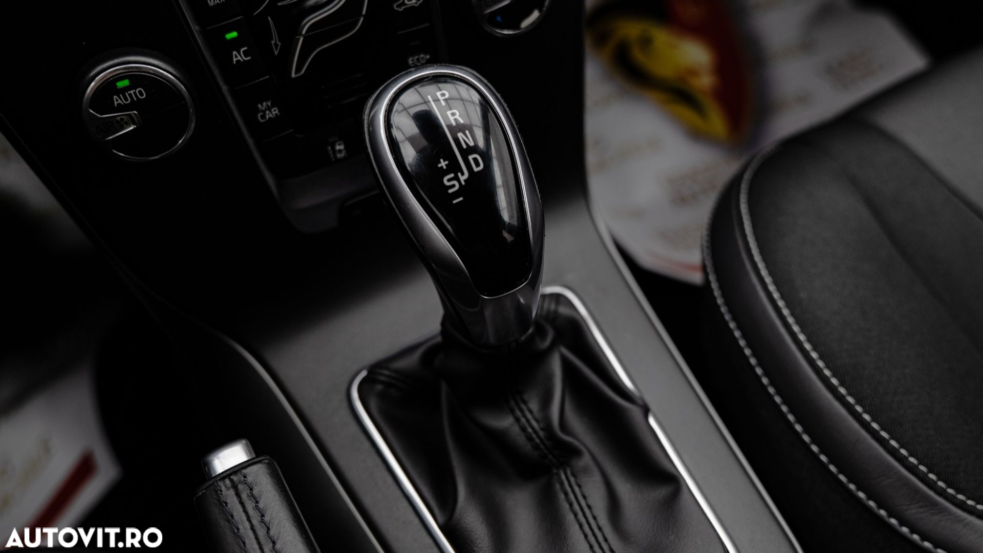 Volvo V40 D2 Aut. Momentum - 23