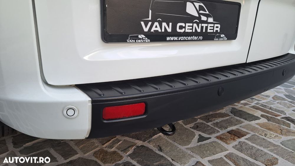 Ford CUSTOM VAN TREND L1H1 FWD - 17