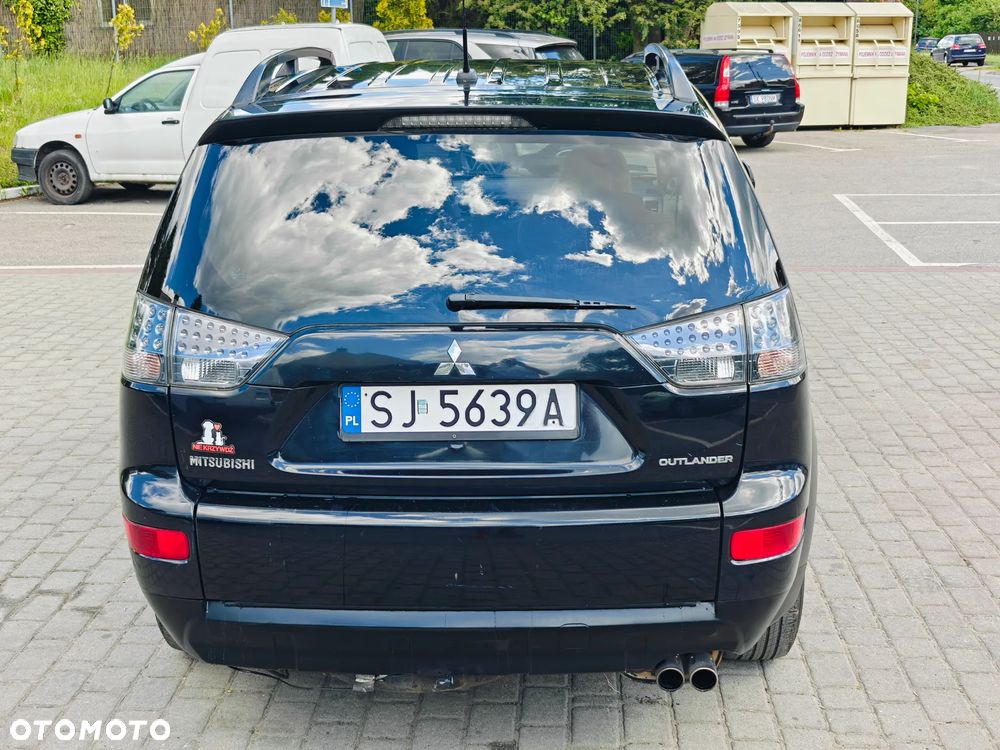 Mitsubishi Outlander 3.0 V6 XLS - 12