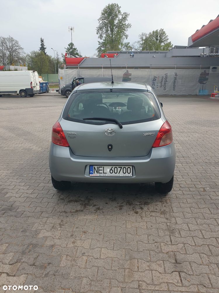 Toyota Yaris - 4