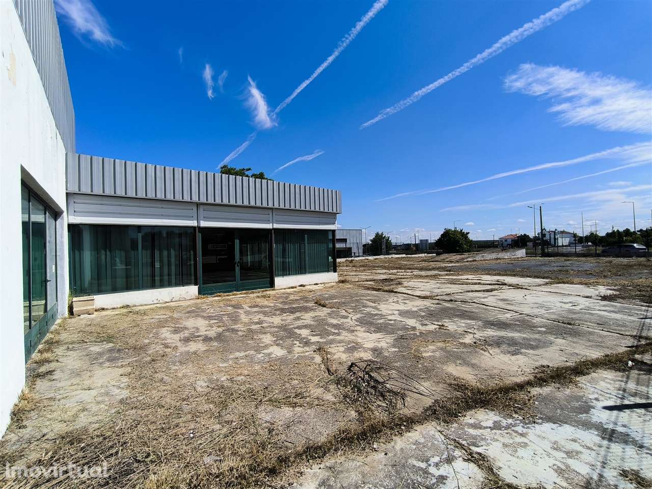 Armazém em lote de 2564m2, Parque das Empresas - Grande imagem: 2/26