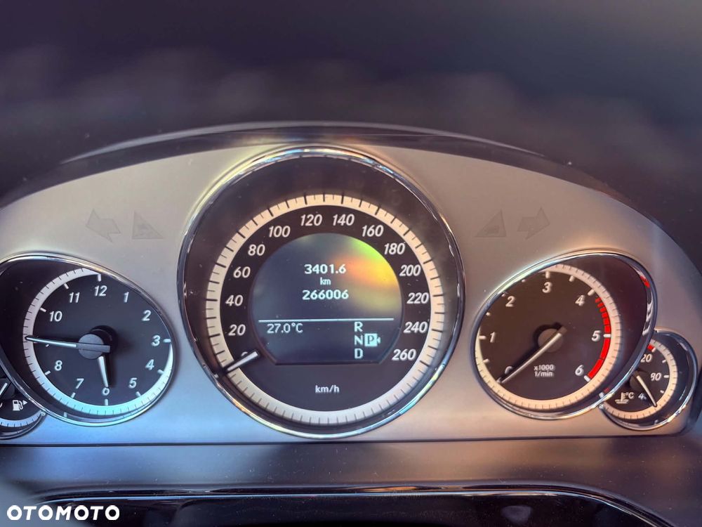 Mercedes-Benz Klasa E 350 CDI DPF BlueEFFICIENCY 7G-TRONIC Avantgarde - 3