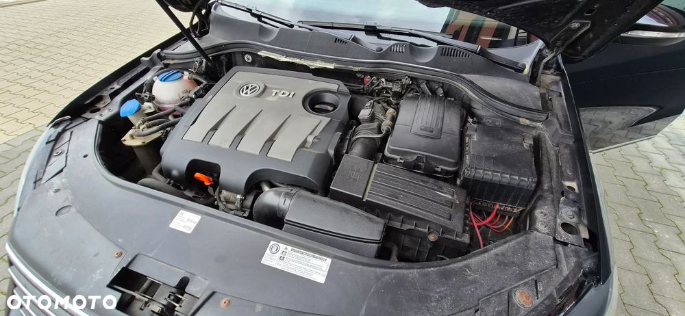 Volkswagen Passat Variant 1.6 TDI DPF BlueMot Comfortline - 25
