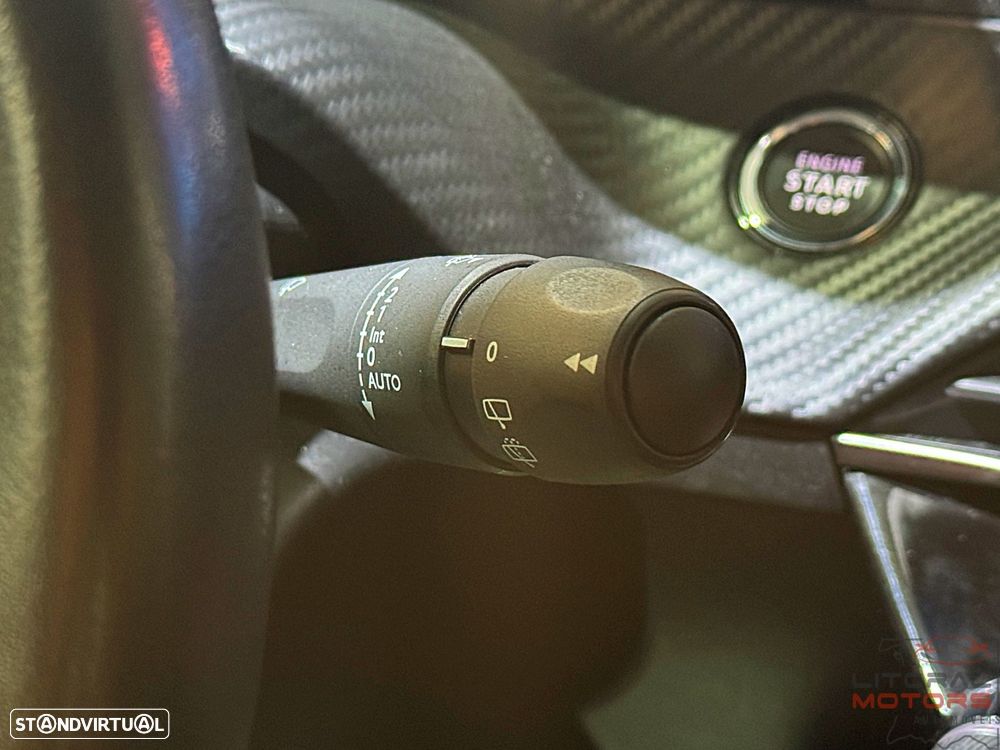 Peugeot 2008 1.2 PureTech Allure Pack - 26