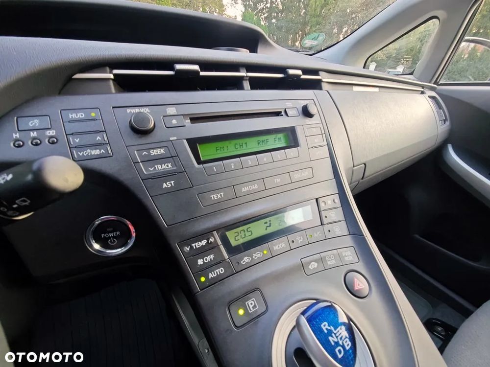 Toyota Prius Plug-in 1.8 HSD Premium - 35