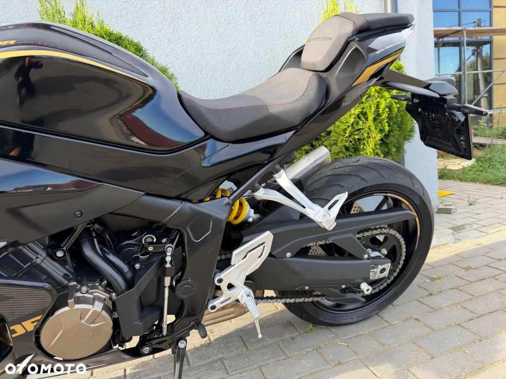 QJMOTOR SRK 800RR - 37