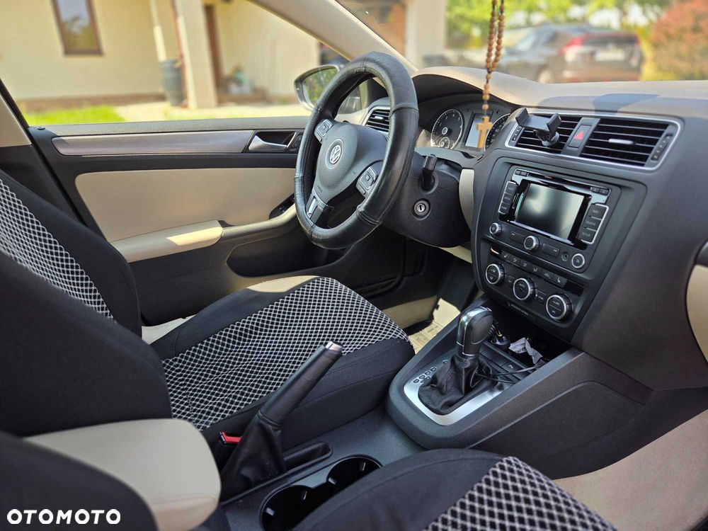 Volkswagen Jetta - 5