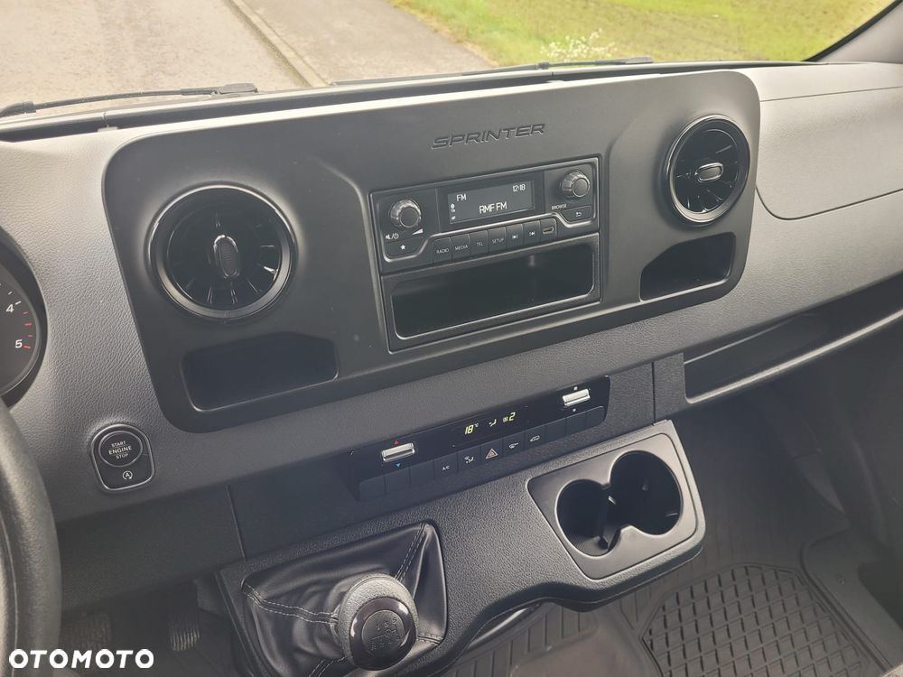 Mercedes-Benz Sprinter - 17