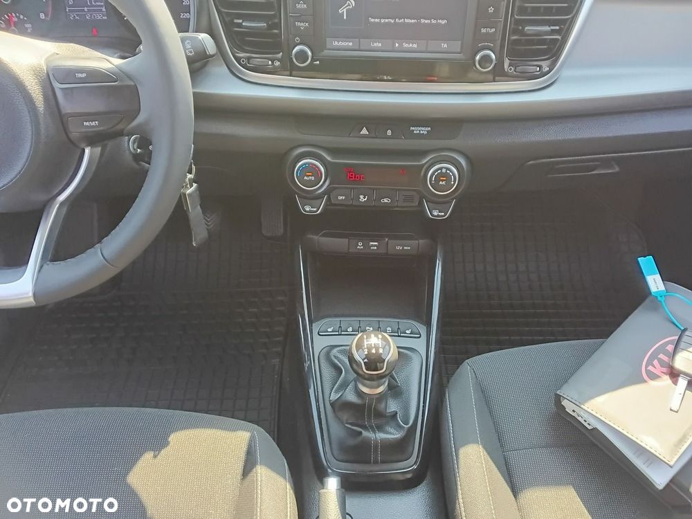 Kia Rio - 20
