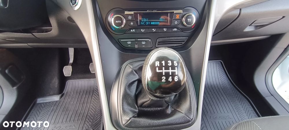 Ford Kuga - 10