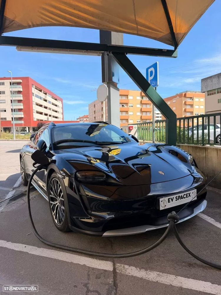Porsche Taycan Cross Turismo 4 - 1