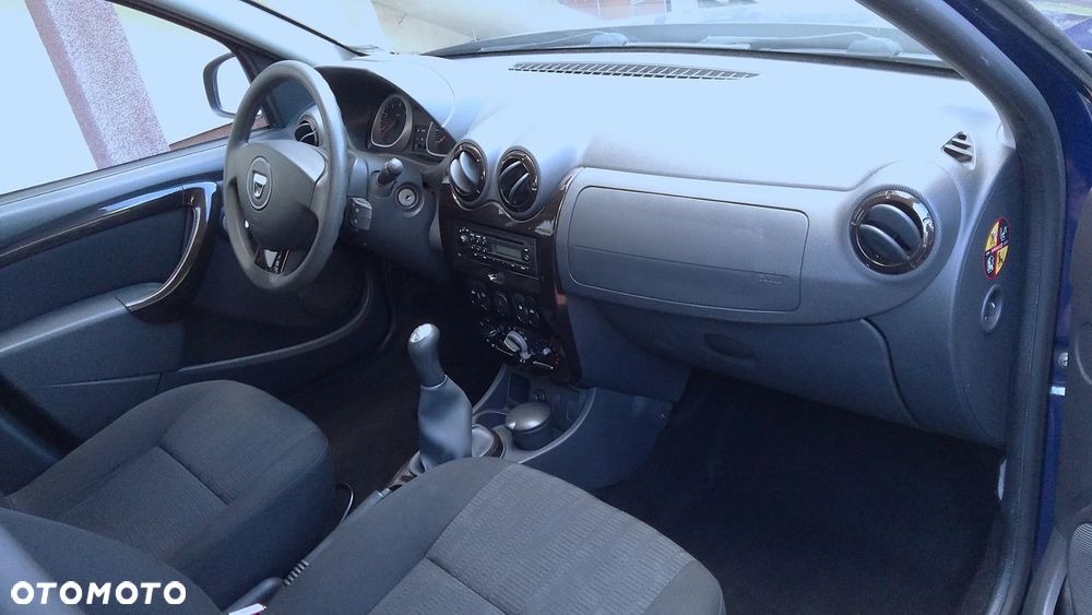 Dacia Duster 1.6 Laureate Euro5 - 9