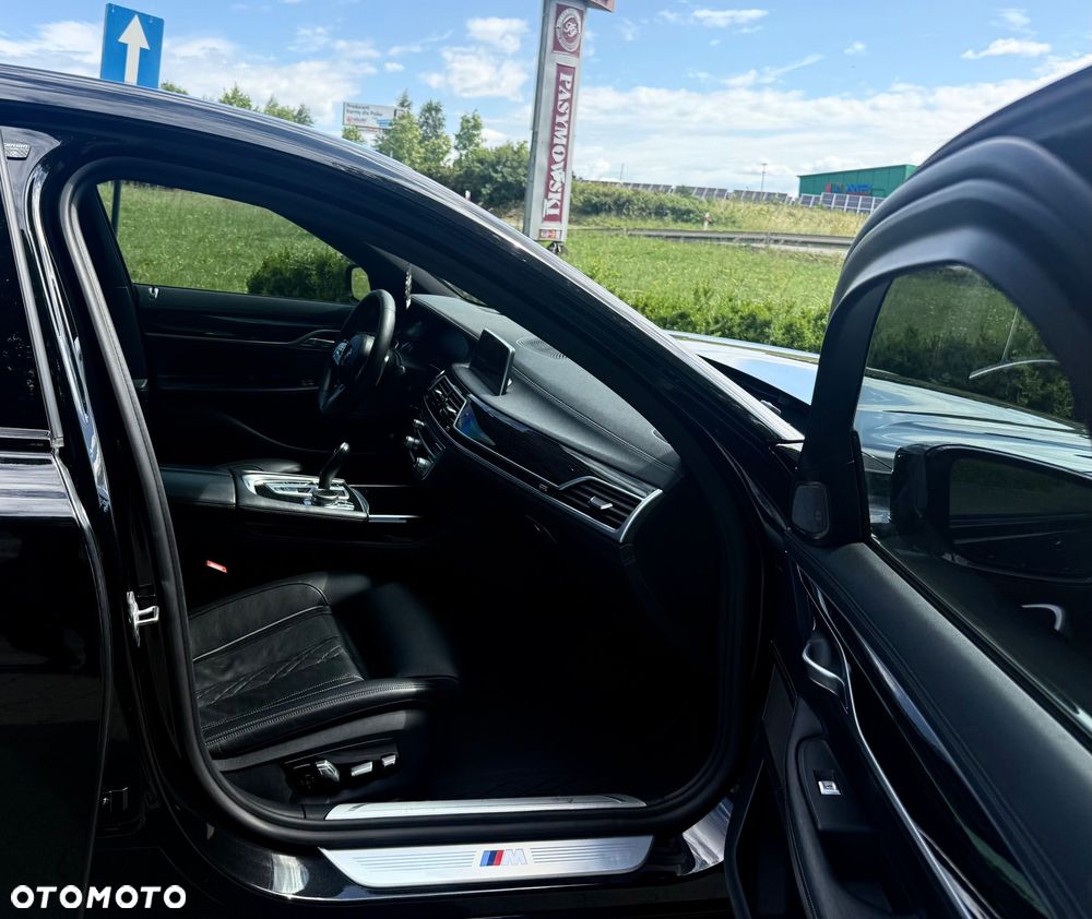 BMW Seria 7 740i Edition Exclusive - 9