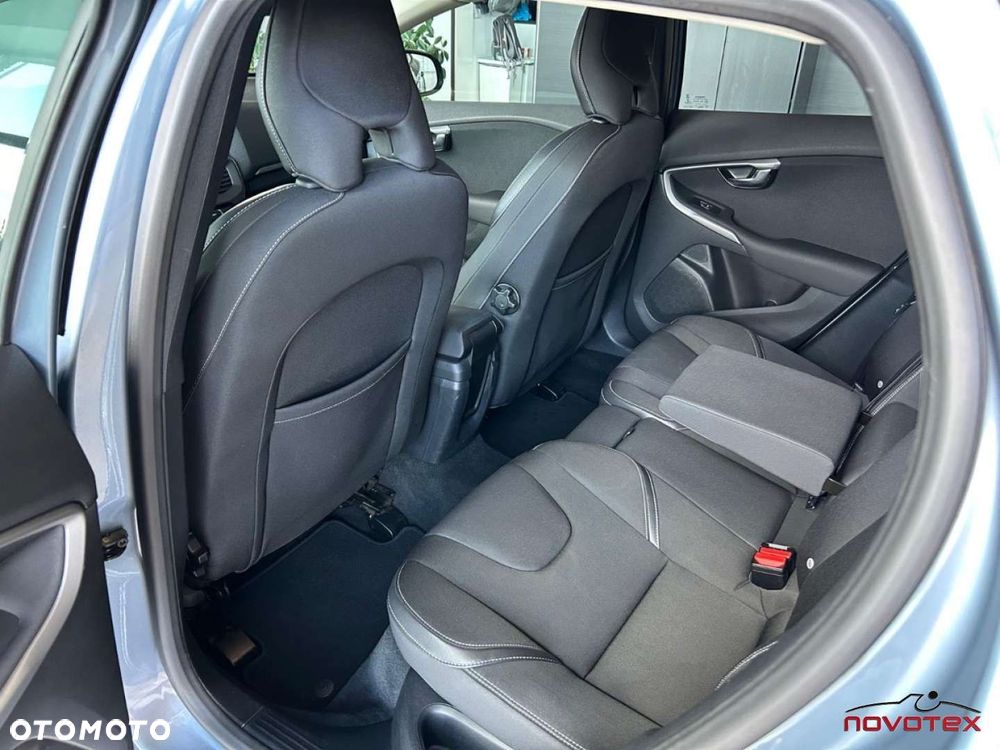 Volvo V40 D2 Drive-E Momentum - 23