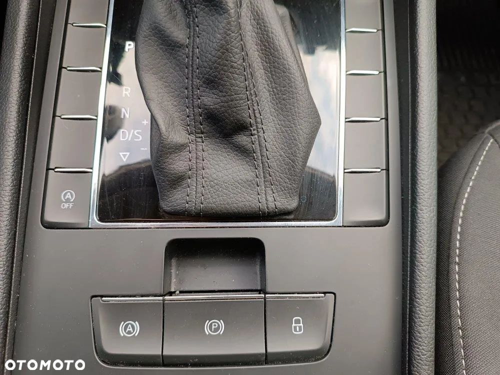 Skoda Superb 1.5 TSI ACT Active DSG - 16