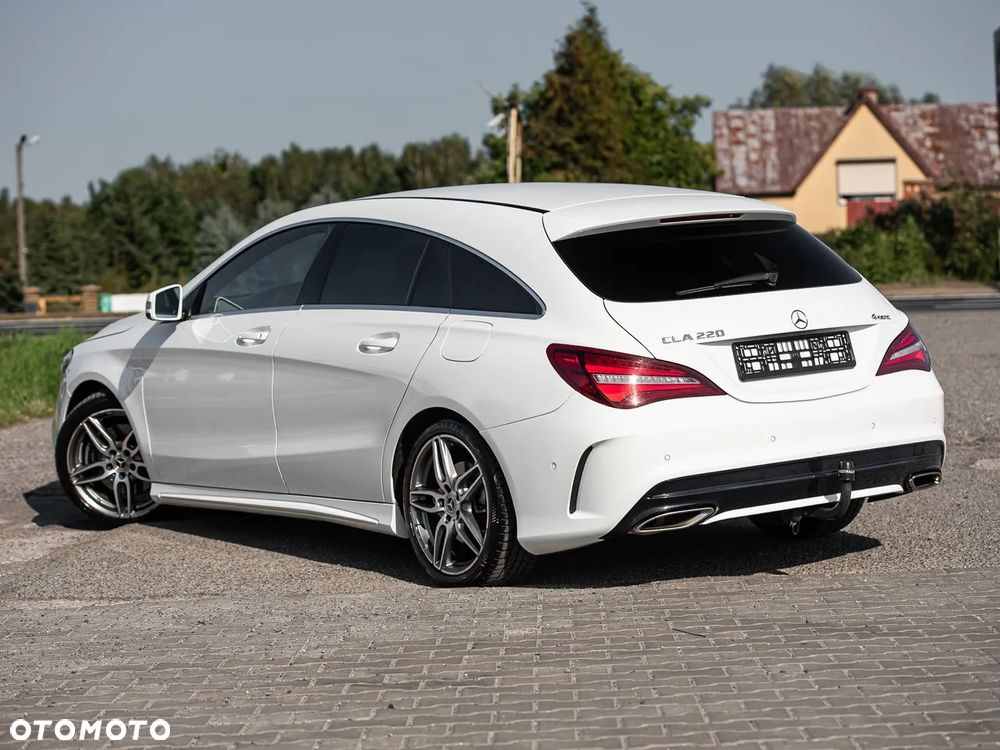 Mercedes-Benz CLA 220 4Matic 7G-DCT AMG Line - 9