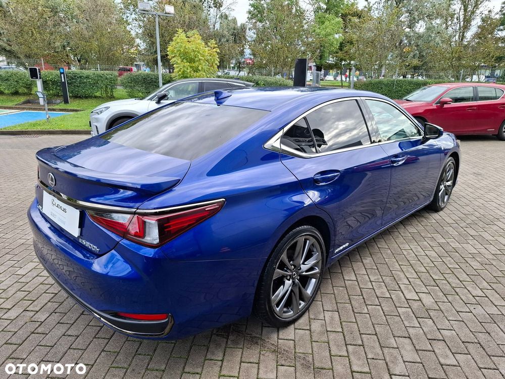 Lexus ES 300h F Sport Edition - 3