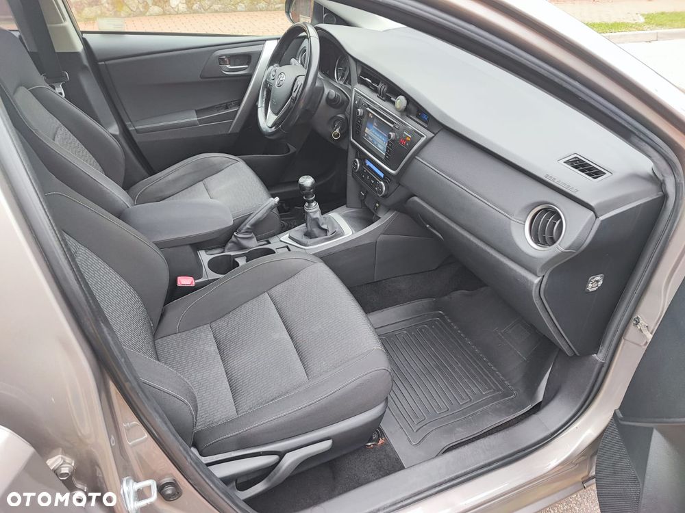 Toyota Auris - 27