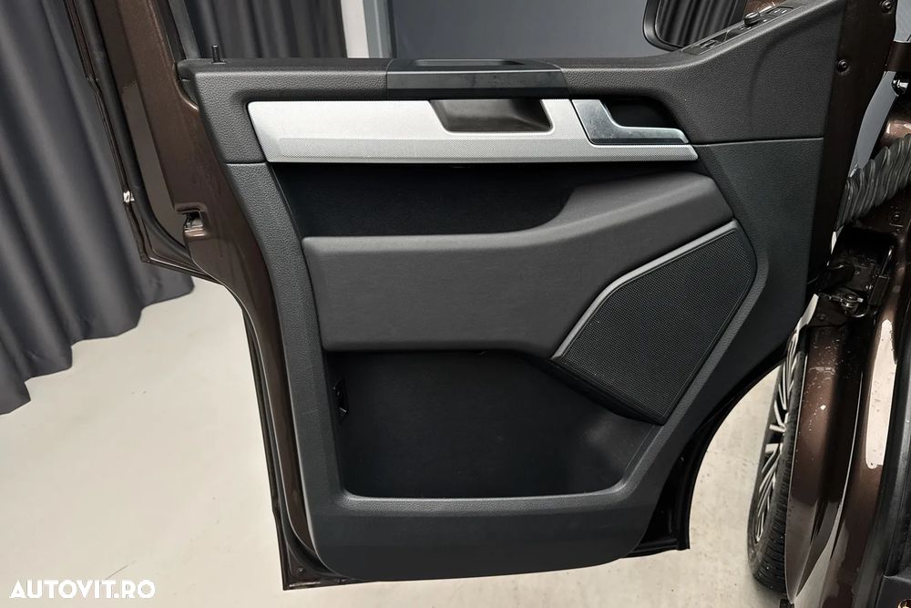 Volkswagen Multivan - 13