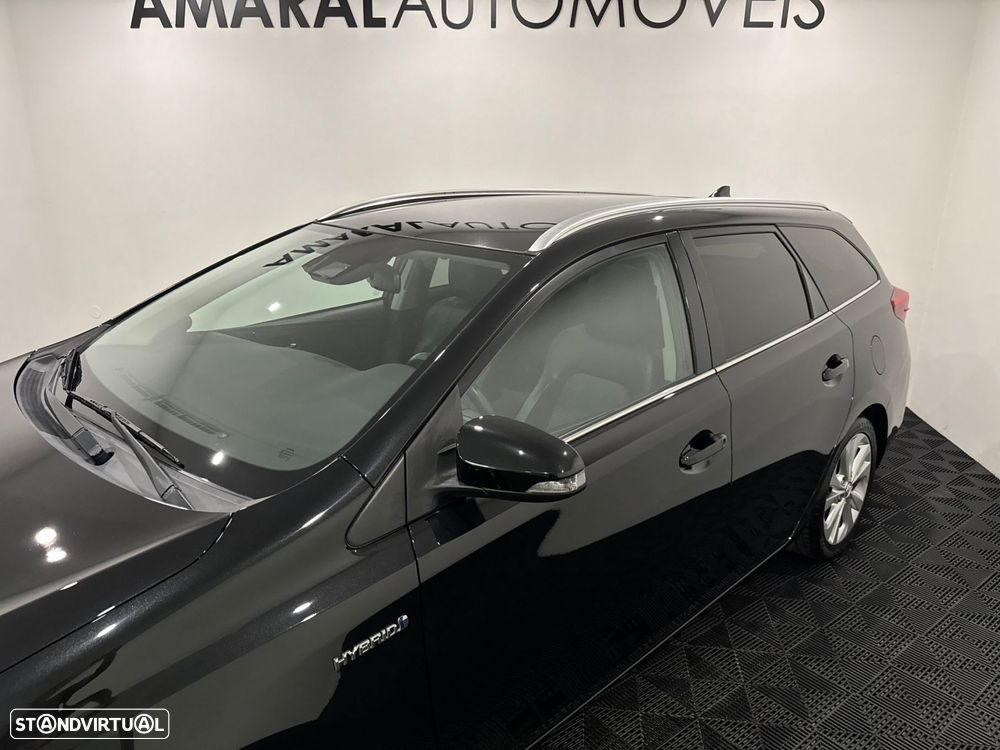 Toyota Auris Touring Sports 1.8 HSD Comfort +P.Techno+P.Sport - 18