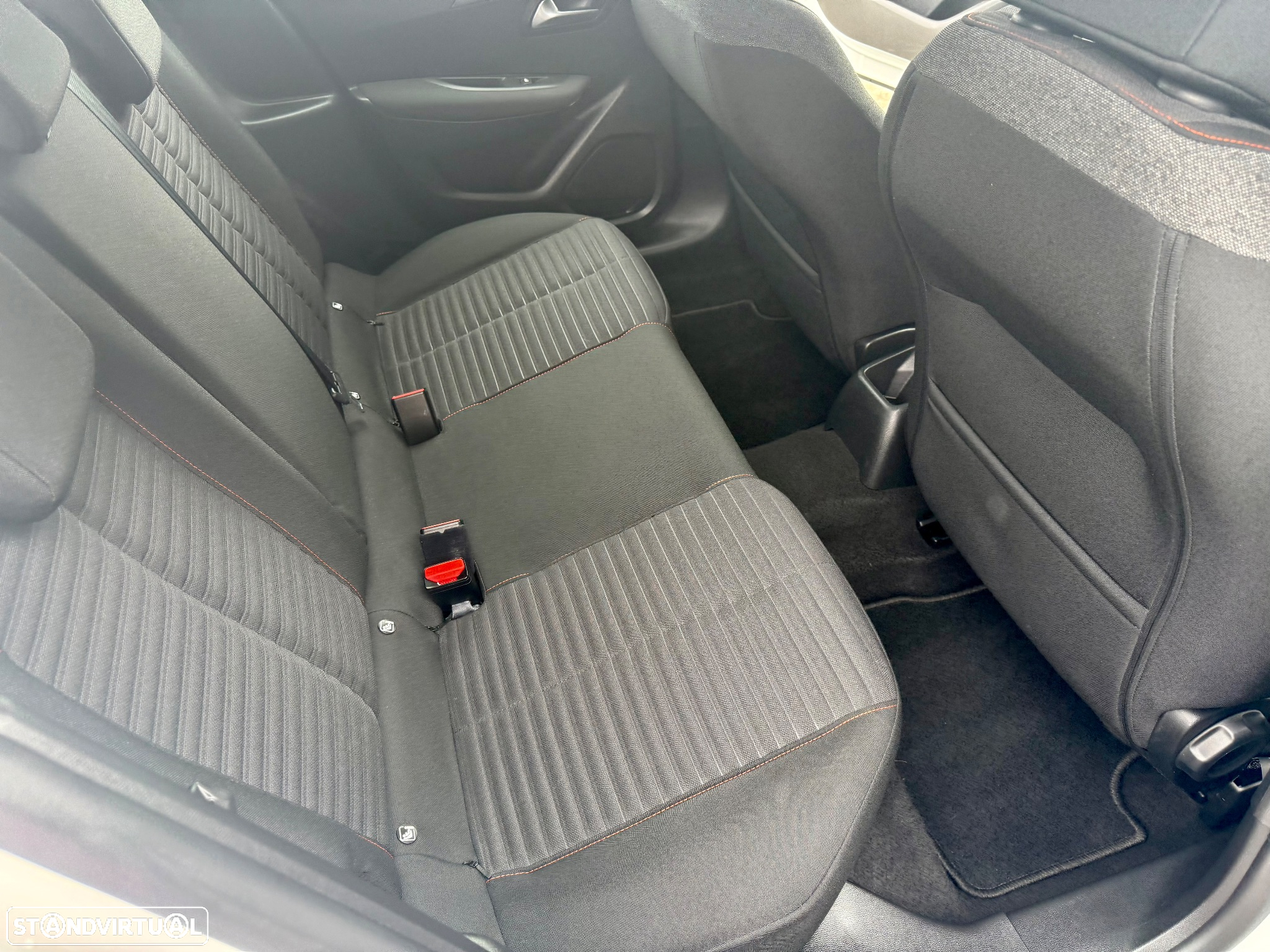 Peugeot 208 1.2 PureTech GT - 10