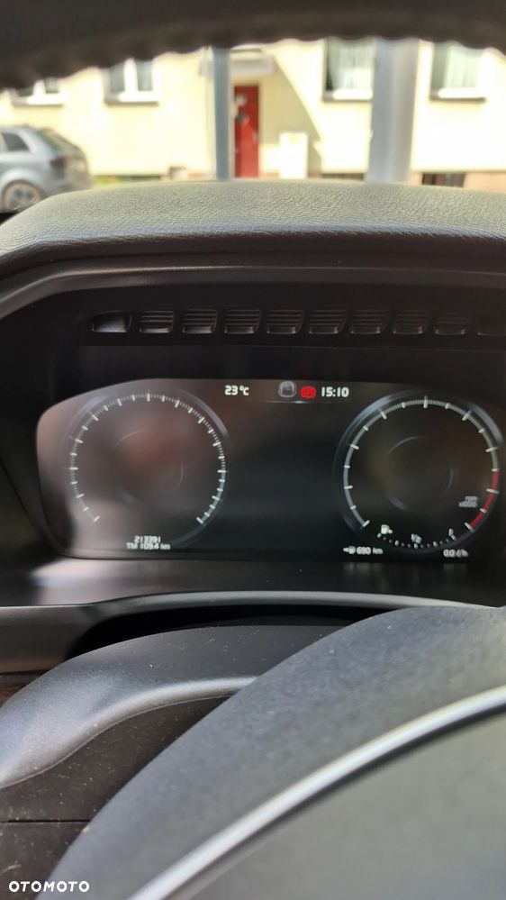 Volvo XC 90 - 9