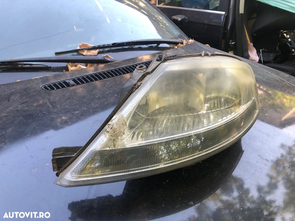 Far stanga Citroen C3 2006 - 2