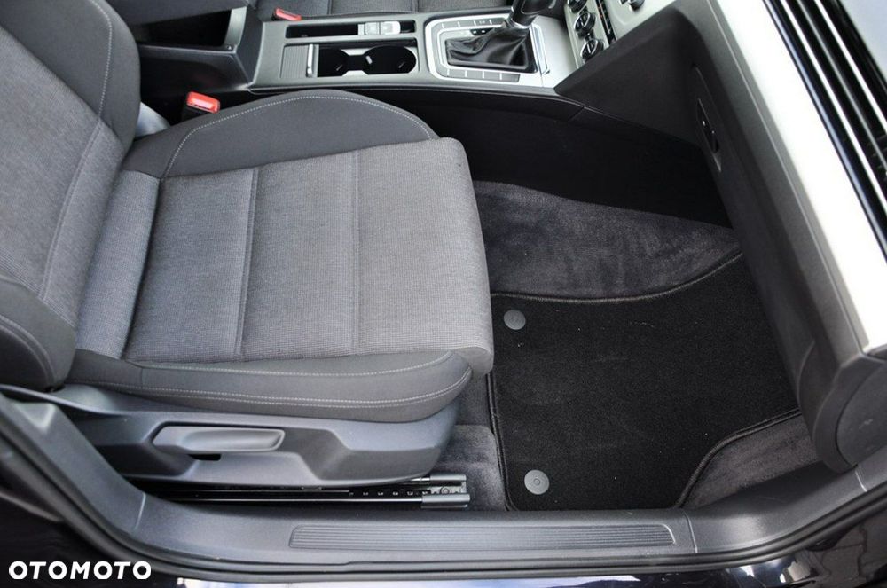Volkswagen Passat Variant 2.0 TDI BMT Highline - 28