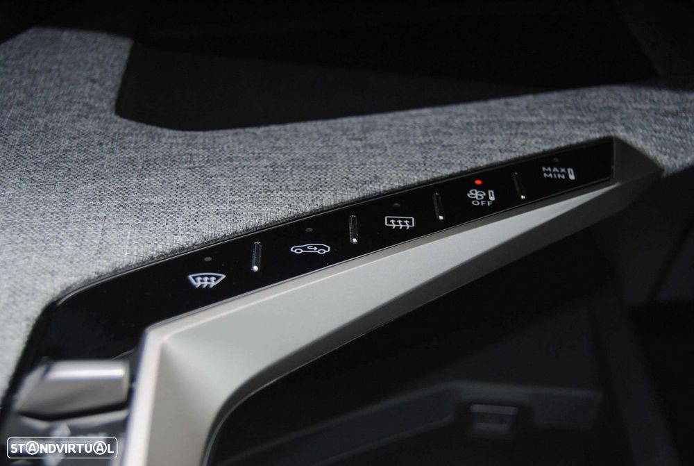 Peugeot 5008 1.2 Hybrid Allure e-DCS6 - 26