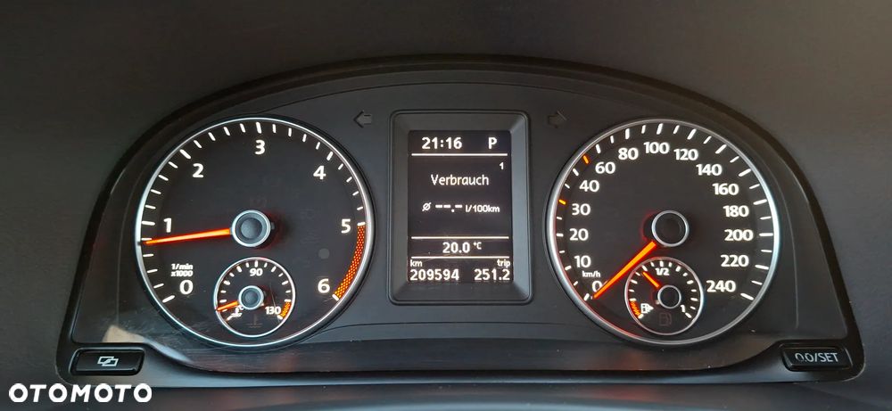 Volkswagen Touran 2.0 TDI DPF DSG Highline - 40
