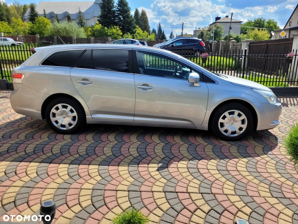 Toyota Avensis 1.8 Sol - 4