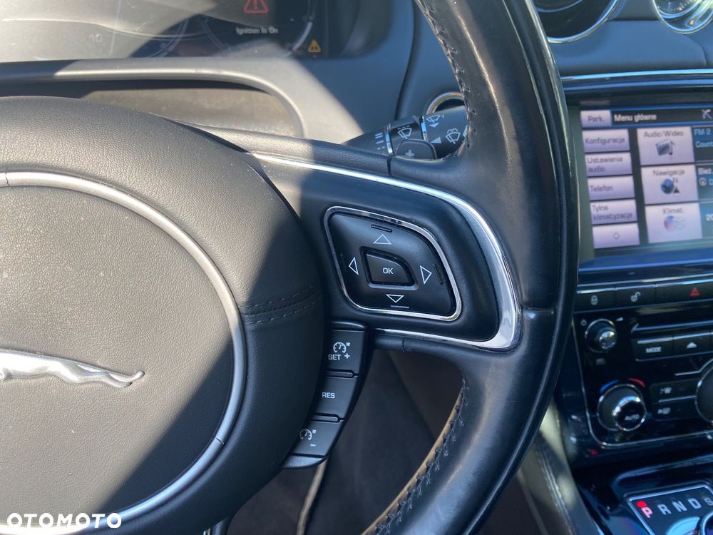 Jaguar XJ 3.0 T LWB AWD Portfolio - 38