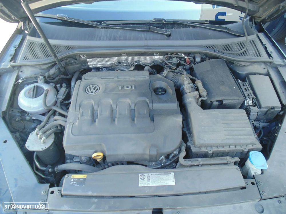 VW Passat 1.6 TDI Highline - 41