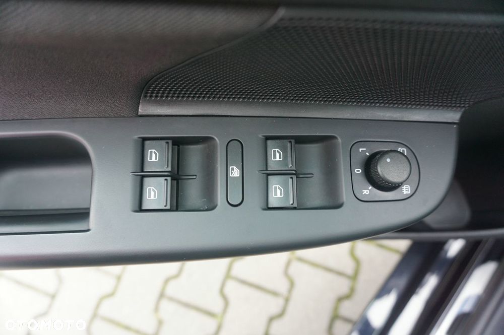 Volkswagen Golf 1.6 TDI DPF MATCH - 10