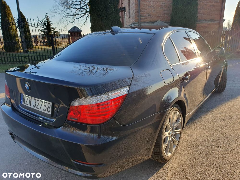 BMW Seria 5 525xi Edition Exclusive - 12