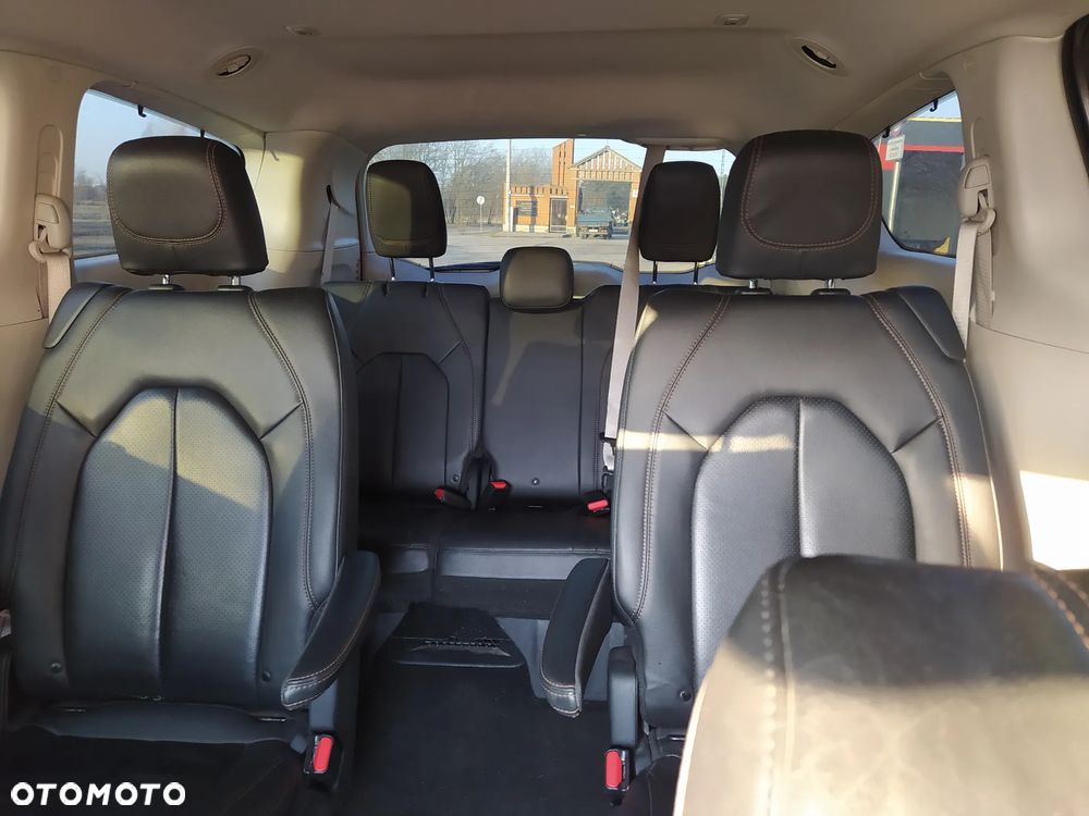 Chrysler Pacifica - 14