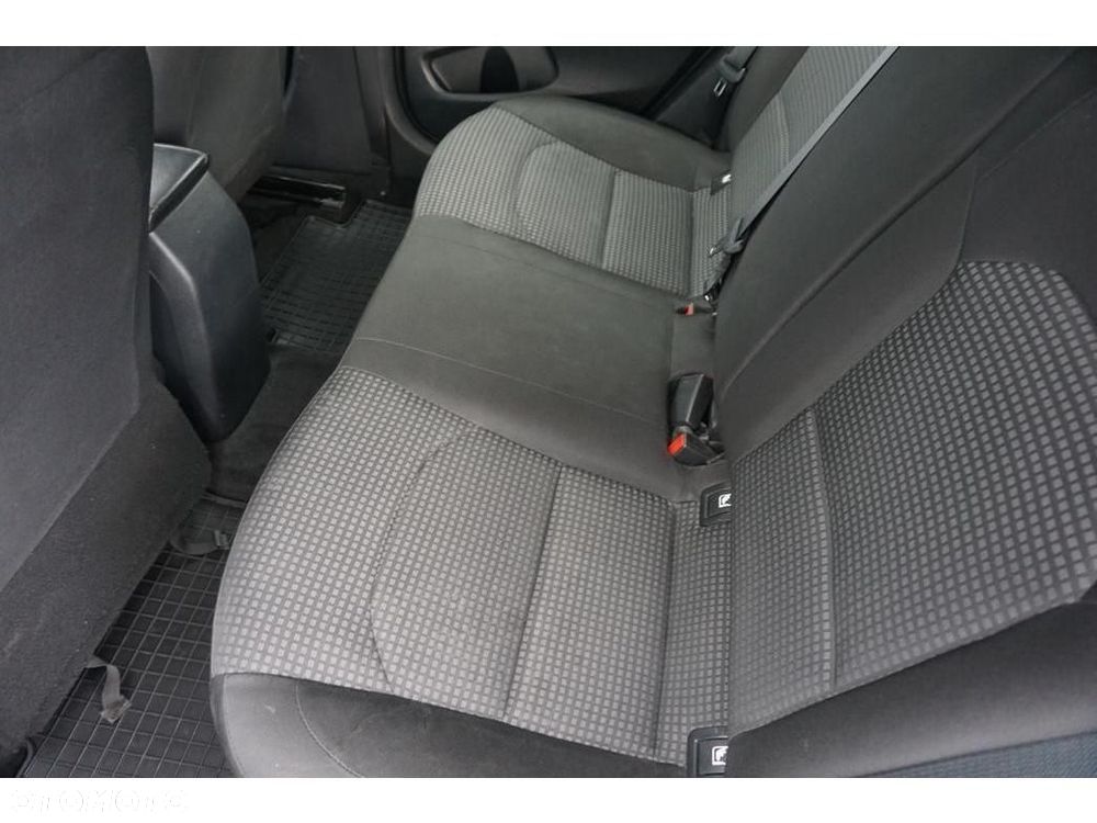 Kia Ceed - 24
