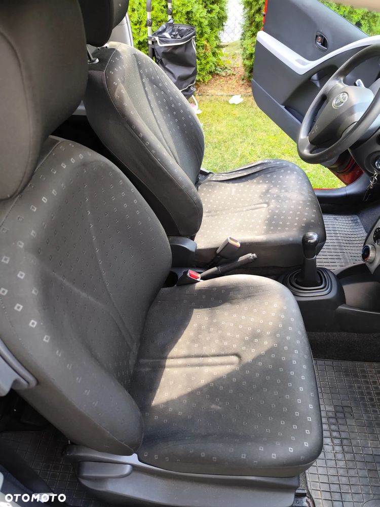 Toyota Yaris 1.0 Luna - 4