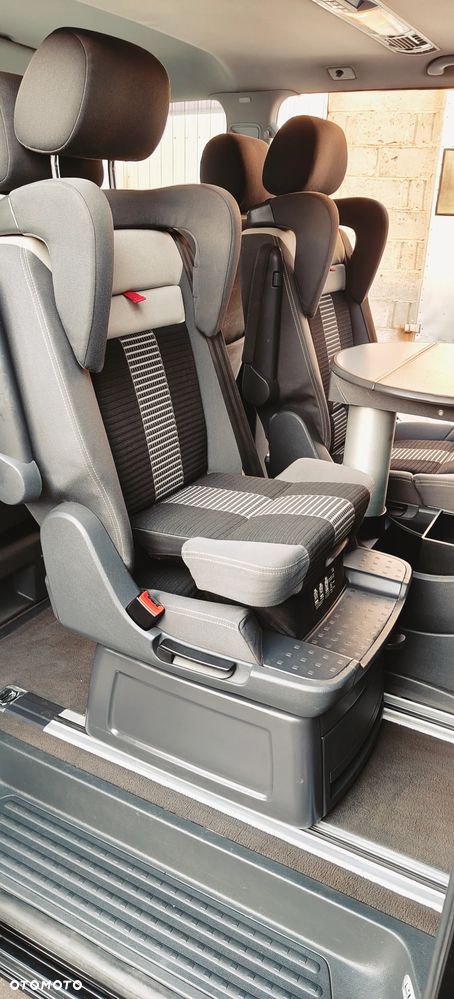 Volkswagen Multivan - 25