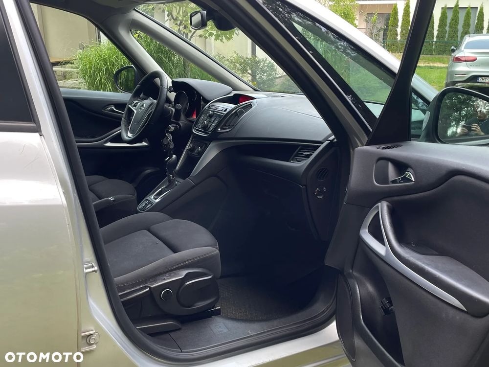 Opel Zafira - 9